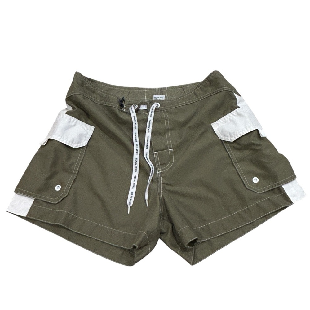 Toes on the nose vintage short Size Juniors 5 Green and White Cargo Shorts Y2K